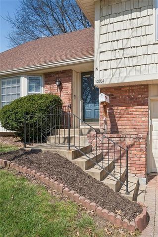 10104 W 98th Terrace, Overland Park, KS 66212