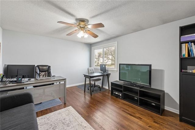 10104 W 98th Terrace, Overland Park, KS 66212