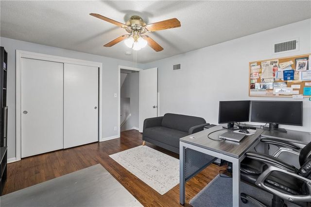 10104 W 98th Terrace, Overland Park, KS 66212