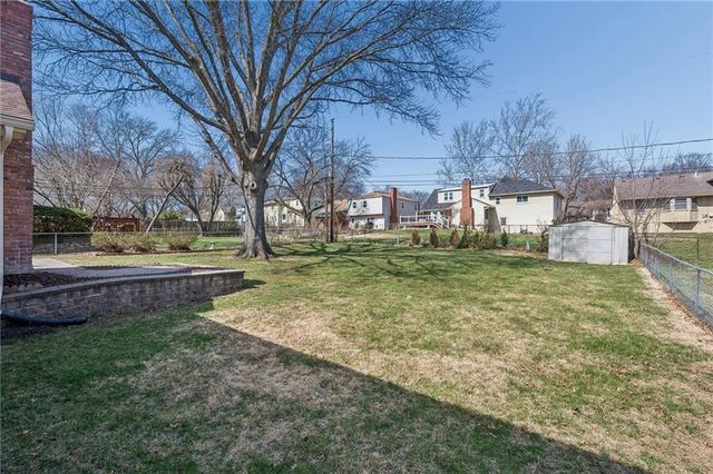 10104 W 98th Terrace, Overland Park, KS 66212