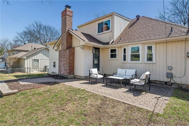 10104 W 98th Terrace, Overland Park, KS 66212