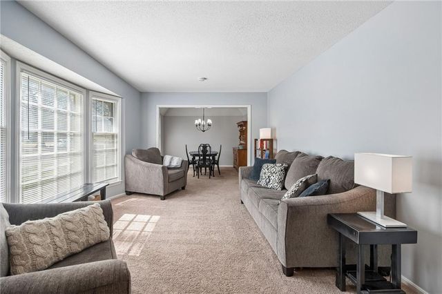 10104 W 98th Terrace, Overland Park, KS 66212