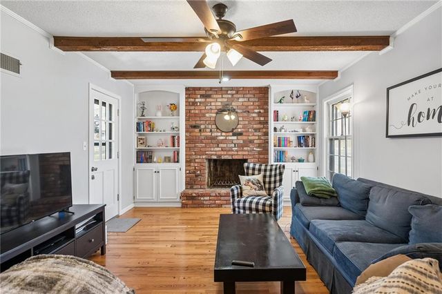 10104 W 98th Terrace, Overland Park, KS 66212