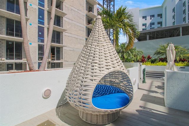 1600 SW 1st Avenue 713, Miami, FL 33129