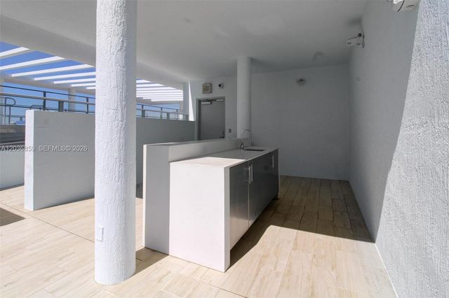 1600 SW 1st Avenue 713, Miami, FL 33129