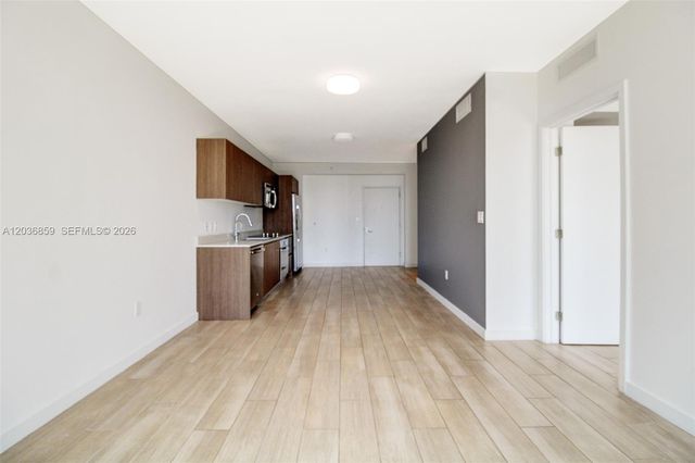 1600 SW 1st Avenue 713, Miami, FL 33129