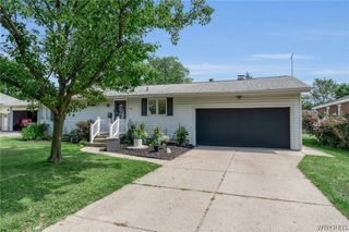 208 Royal Parkway West, Amherst, NY 14221