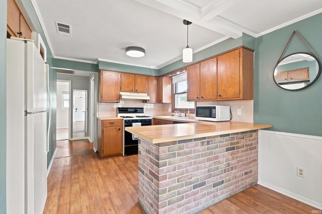 2422 Forest Valley Drive, Fort Wayne, IN 46815