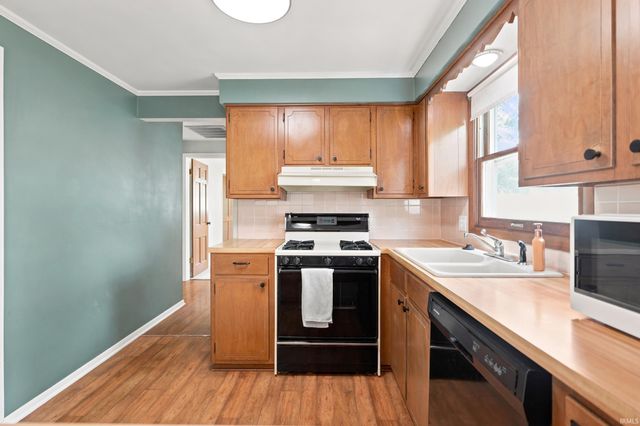 2422 Forest Valley Drive, Fort Wayne, IN 46815