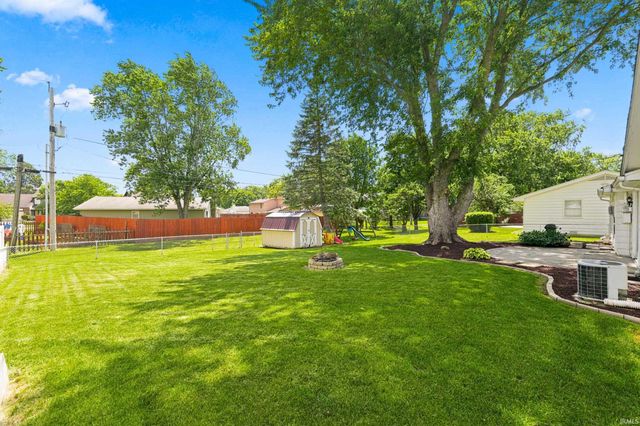 2422 Forest Valley Drive, Fort Wayne, IN 46815
