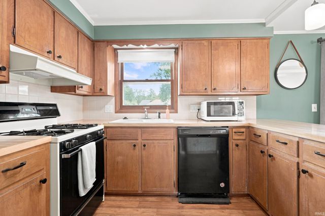 2422 Forest Valley Drive, Fort Wayne, IN 46815