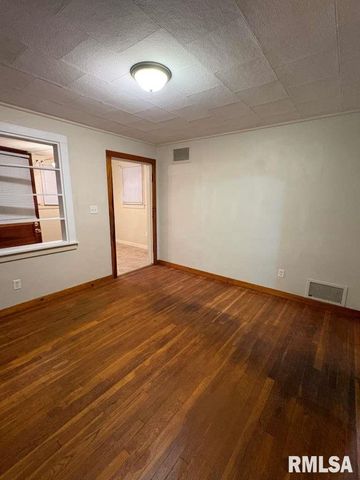 2267 Cincinnati Avenue, Grandview, IL 62702