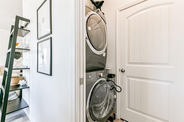 143 W Palm Street, Surfside Beach, TX 77541