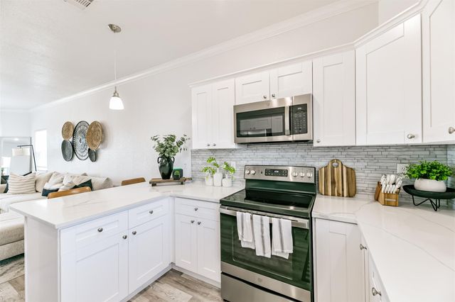 143 W Palm Street, Surfside Beach, TX 77541