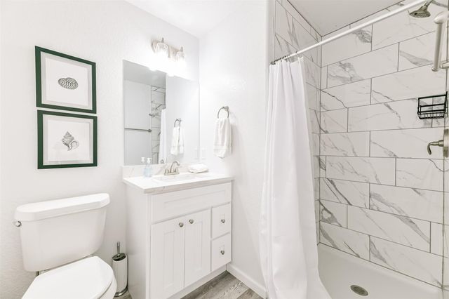 143 W Palm Street, Surfside Beach, TX 77541