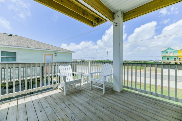 143 W Palm Street, Surfside Beach, TX 77541