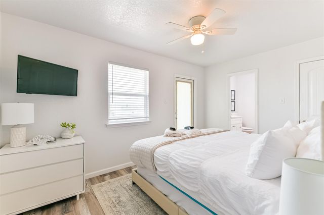 143 W Palm Street, Surfside Beach, TX 77541