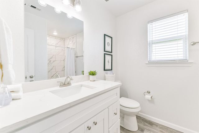 143 W Palm Street, Surfside Beach, TX 77541