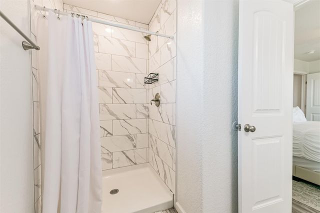 143 W Palm Street, Surfside Beach, TX 77541