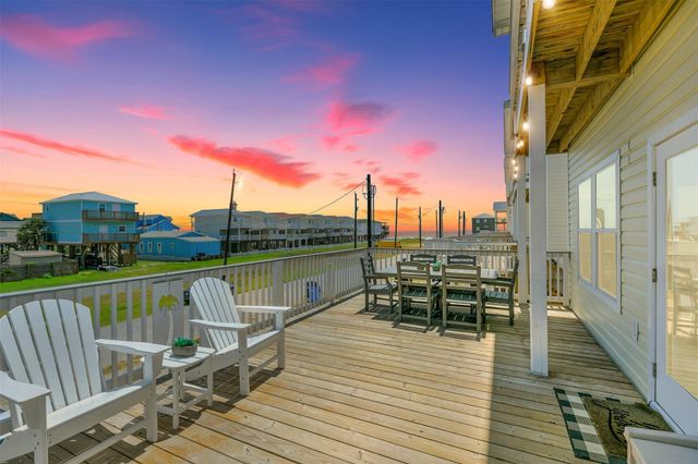 143 W Palm Street, Surfside Beach, TX 77541