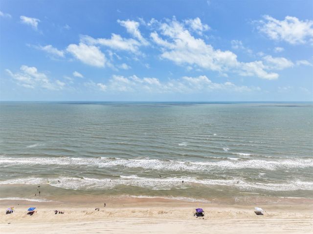 143 W Palm Street, Surfside Beach, TX 77541