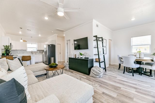 143 W Palm Street, Surfside Beach, TX 77541