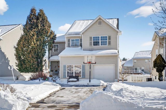 25 Woodfield Drive, Washingtonville, NY 10992