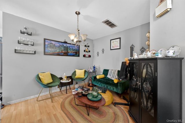 25 Woodfield Drive, Washingtonville, NY 10992