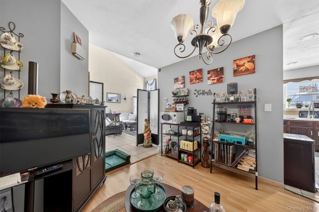 25 Woodfield Drive, Washingtonville, NY 10992