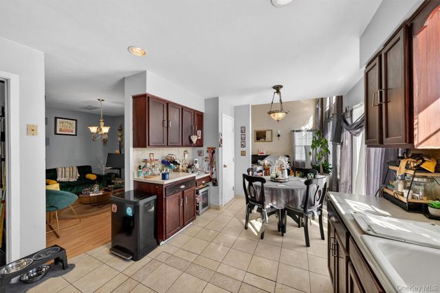 25 Woodfield Drive, Washingtonville, NY 10992