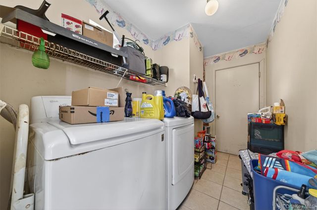 25 Woodfield Drive, Washingtonville, NY 10992