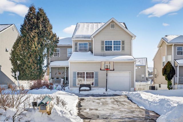 25 Woodfield Drive, Washingtonville, NY 10992