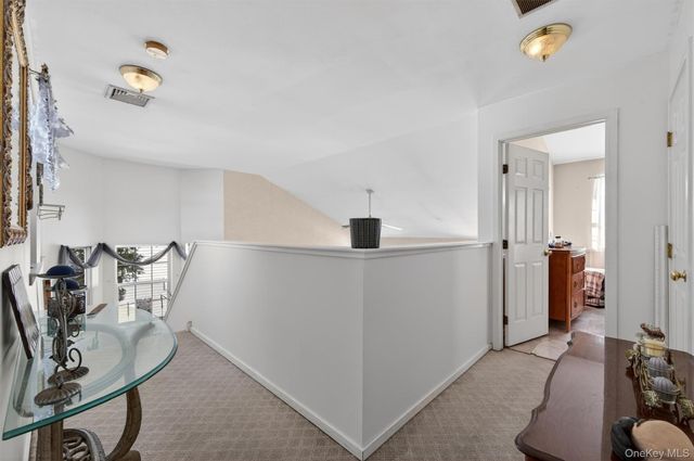 25 Woodfield Drive, Washingtonville, NY 10992