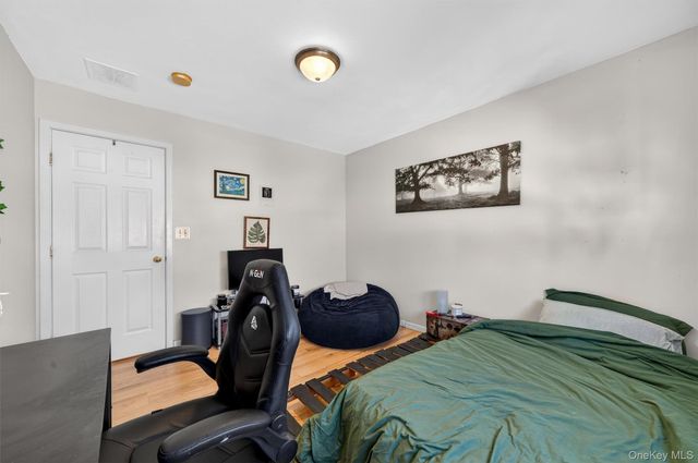 25 Woodfield Drive, Washingtonville, NY 10992