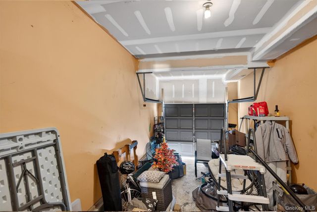 25 Woodfield Drive, Washingtonville, NY 10992