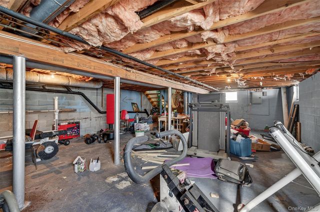 25 Woodfield Drive, Washingtonville, NY 10992