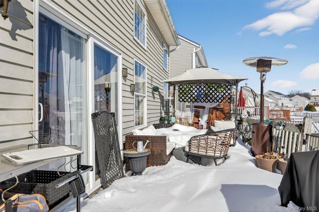 25 Woodfield Drive, Washingtonville, NY 10992