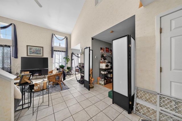 25 Woodfield Drive, Washingtonville, NY 10992