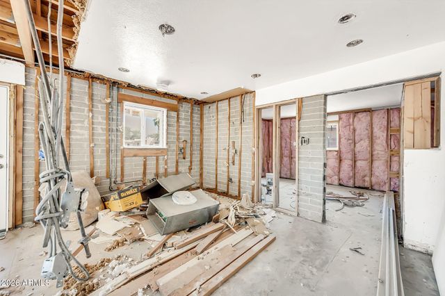 2301 E HARVARD Street 4, Phoenix, AZ 85006