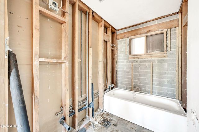 2301 E HARVARD Street 4, Phoenix, AZ 85006