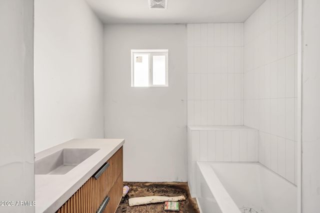 2301 E HARVARD Street 4, Phoenix, AZ 85006