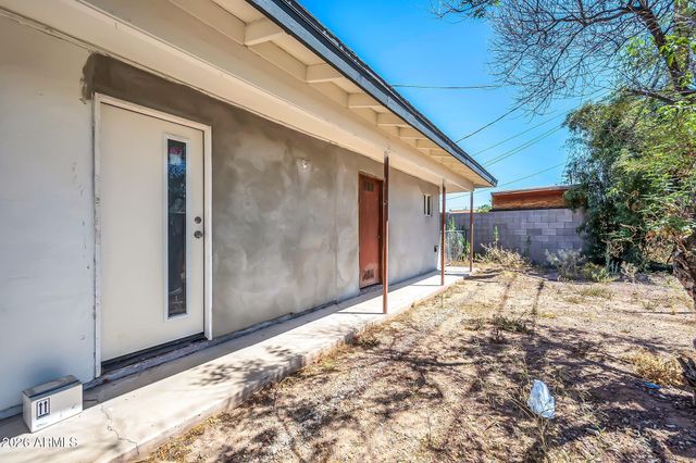 2301 E HARVARD Street 4, Phoenix, AZ 85006