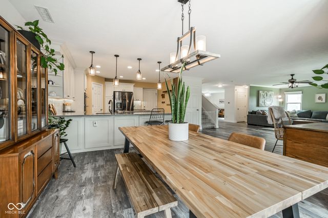 863 Moate Circle, Greenwood, IN 46143