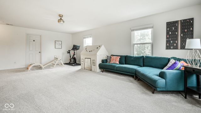 863 Moate Circle, Greenwood, IN 46143