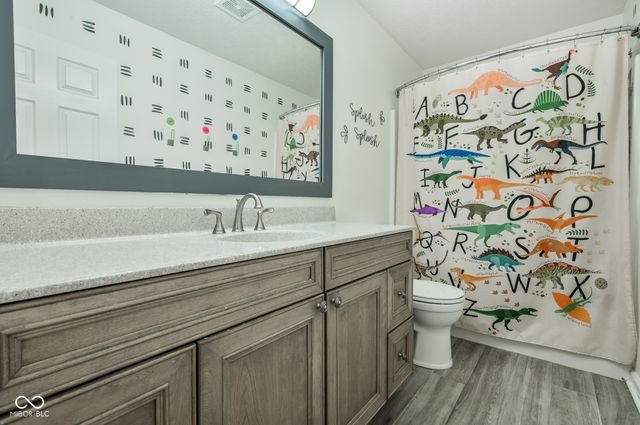 863 Moate Circle, Greenwood, IN 46143