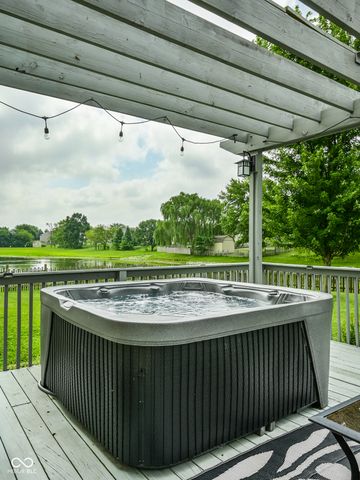 863 Moate Circle, Greenwood, IN 46143