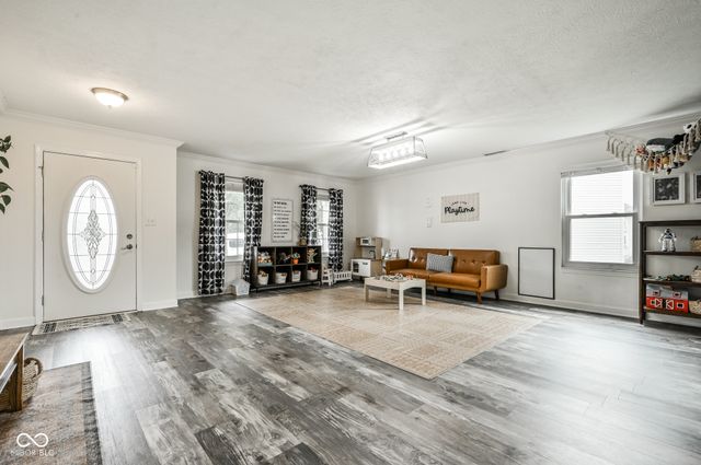 863 Moate Circle, Greenwood, IN 46143