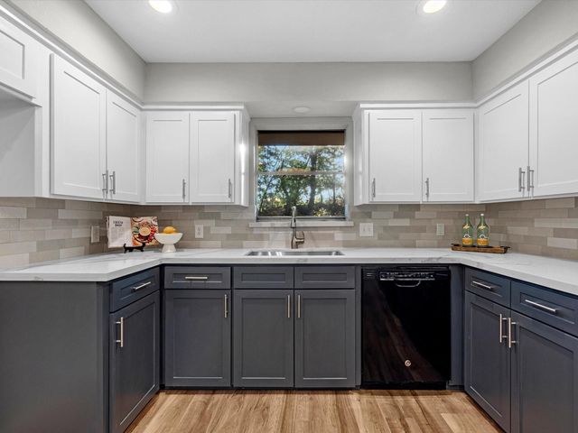 2126 Eagle Point Road, Crosby, TX 77532