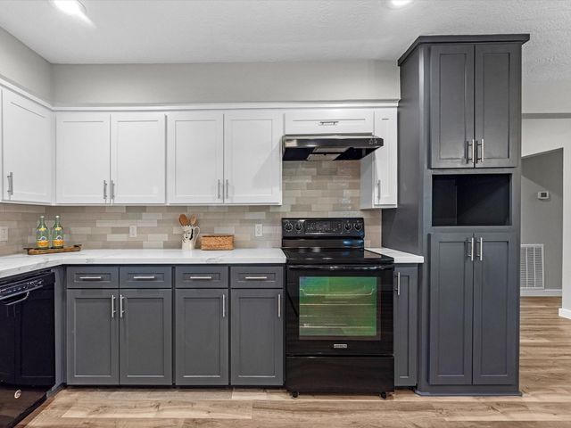 2126 Eagle Point Road, Crosby, TX 77532