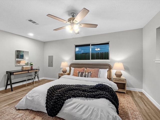 2126 Eagle Point Road, Crosby, TX 77532